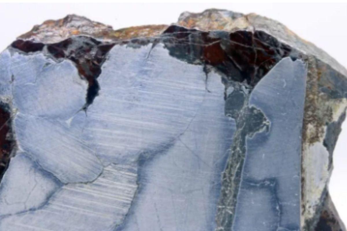 Meteorito fica quase 6 anos como enfeite de mesa em casa de família