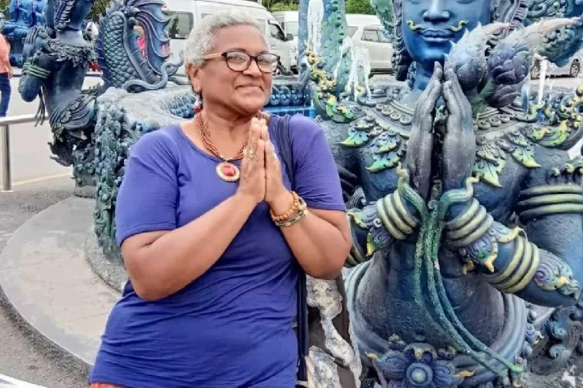 Uma mulher de 61 anos está fazendo mochilão para conhecer o mundo