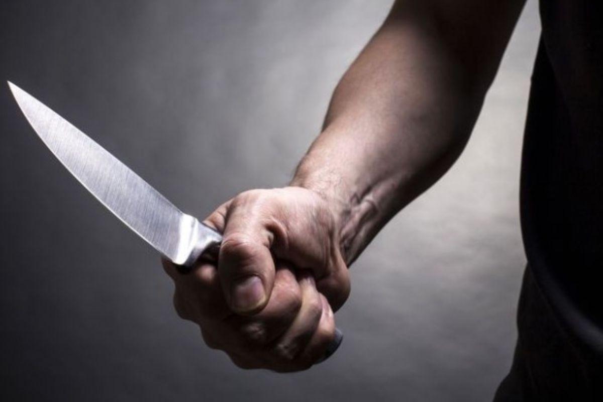 Filha deu facada na própria mãe