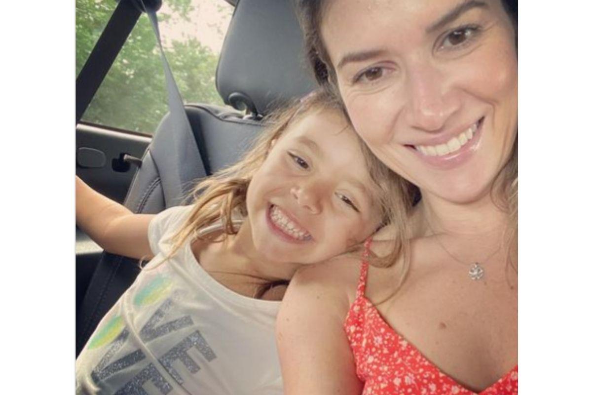 Rebeca Abravenel compartilha fotos raras com a sobrinha, filha de Patrícia Abravanel