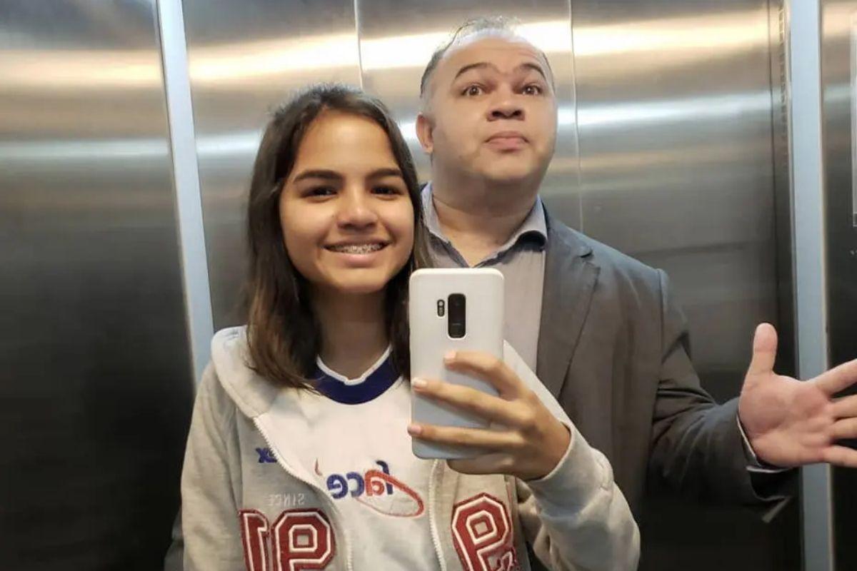 Karlo deixou cartas para o aniversário de 15 anos da filha dentro de discos dos Beatles