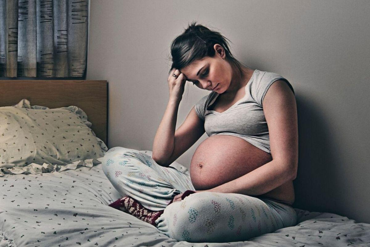 Uma muA mãe não queria contar para a família para não receber críticas lher odiava tanto o cheiro de água na gravidez que nem conseguia tomar banho
