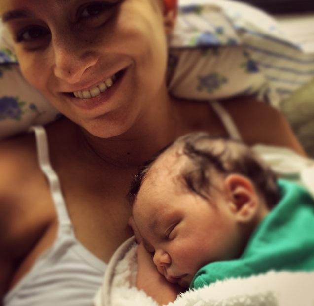Mariana Cicatelli, gerente de desenvolvimento de produto da L’Oréal Brasil, e sua filha Elisa