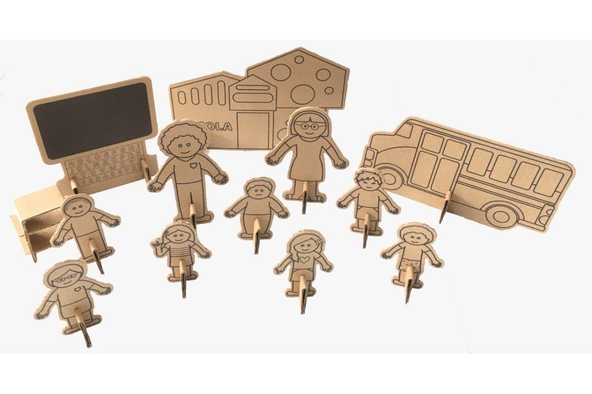 Os brinquedos são de papelão e ainda promovem a sustentabilidade