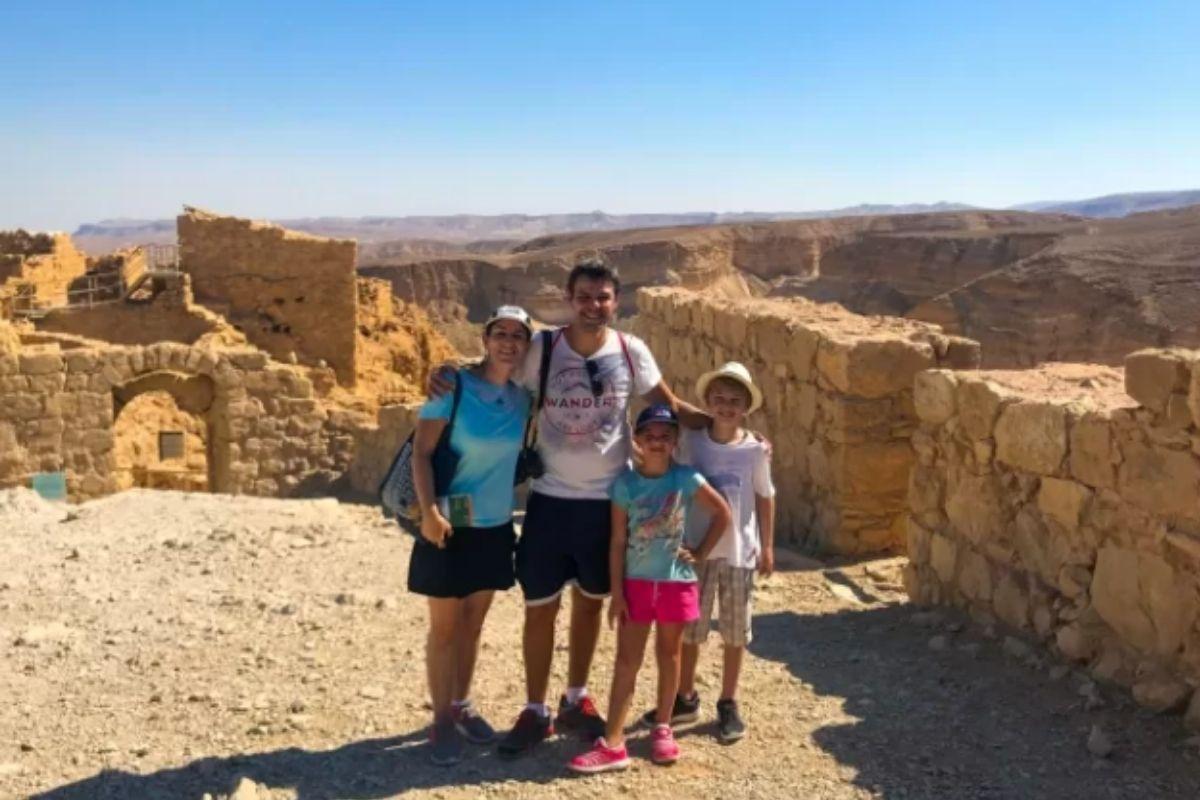Famíia viaja o mundo em um ano