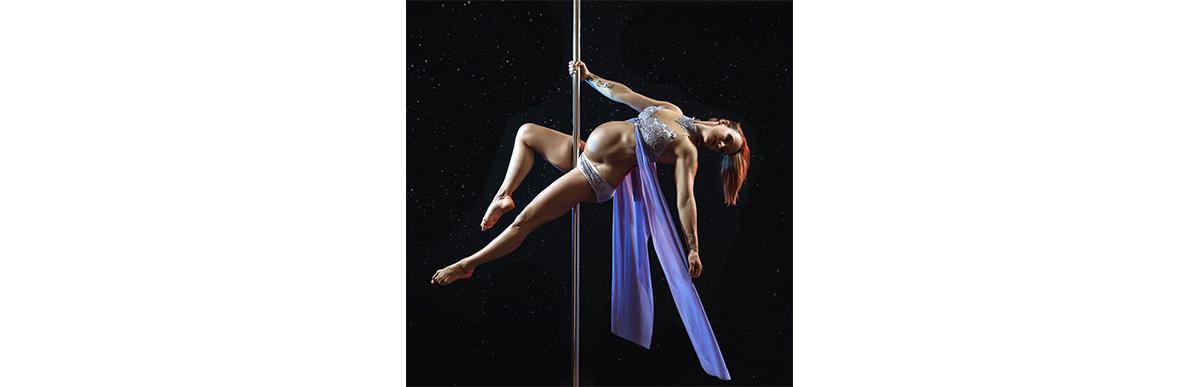Christina Spirig continuou a praticar pole dance mesmo prestes a dar à luz (Foto: Reprodução/ Instagram @christina_poledanceluzern)