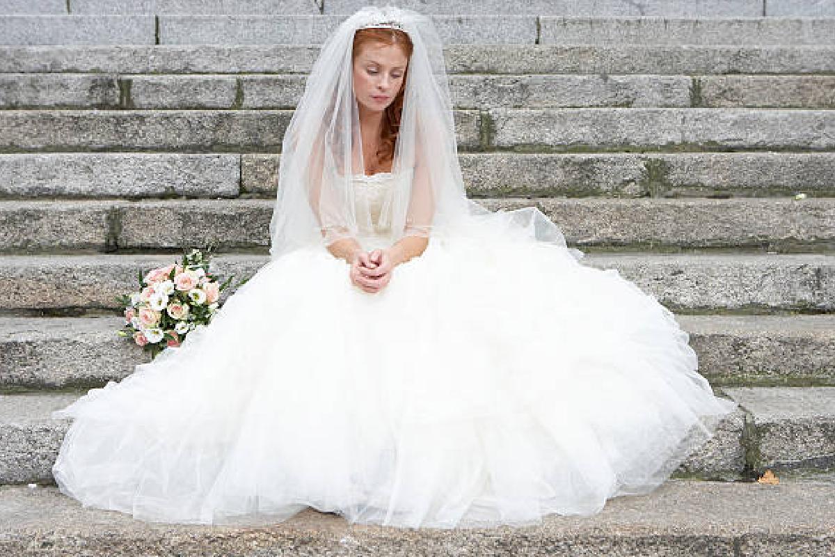 A noiva ficou furiosa com a irmã, por ela ter escolhido o mesmo local de casamento