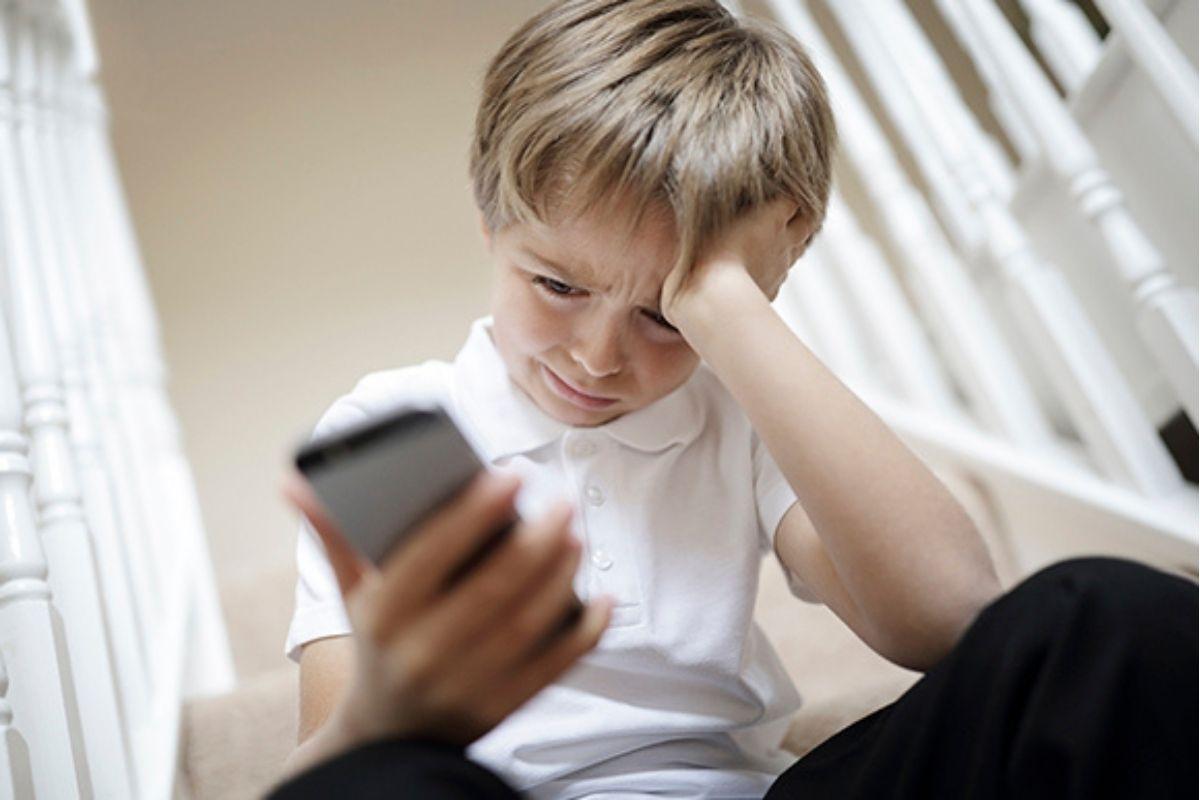 Jantares em família ajudam a combater o cyberbullying