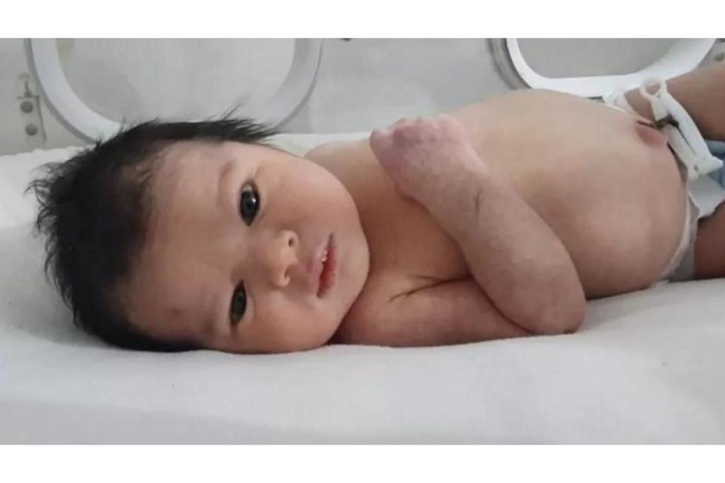 Bebê Aya, que nasceu durante o terremoto da Síria