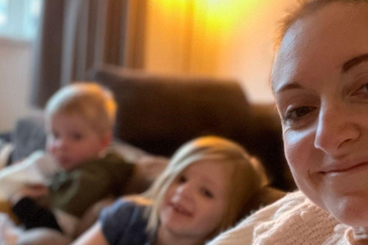 Uma mãe está ensinando educação sexual para os filhos de 2 e 3 anos, e explica o porque disso