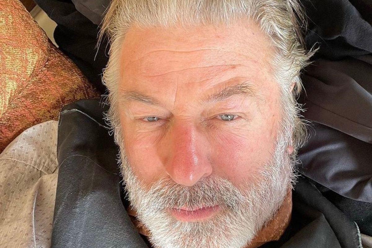 Alec Baldwin disse não ter puxado o gatilho da arma que matou a diretora de fotografia do filme Rust