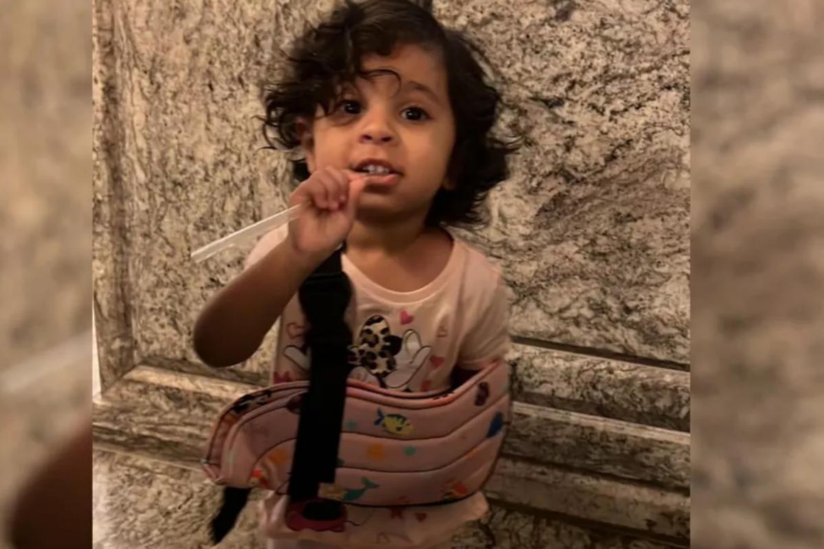 Menina quebra clavícula em escola