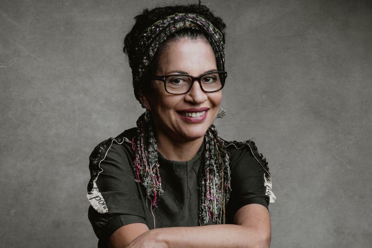 Para Viviane Mosé, o ser humano nasceu com a finalidade de se expandir - e cabe aos pais e educadores garantir que as crianças possam desenvolver todos os seus próprios recursos