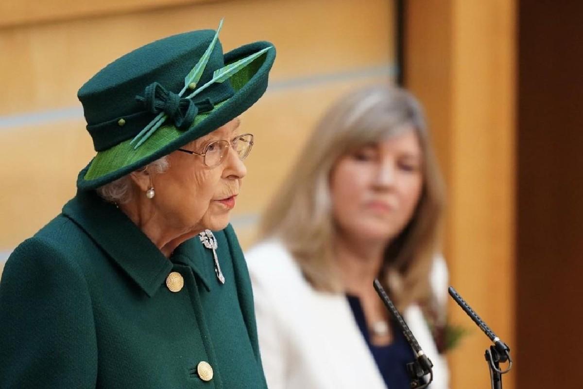 Rainha Elizabeth relembrou que teve boas memórias com príncipe Philip na Escócia durante evento no país