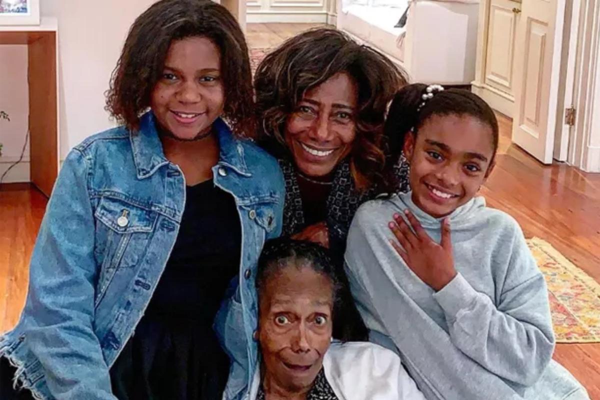 Glória Maria com as filhas e a mãe