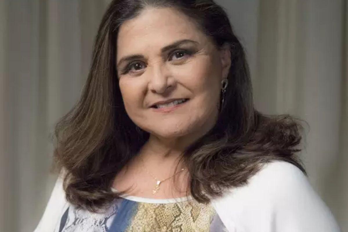 Elizangela segue hospitalizada