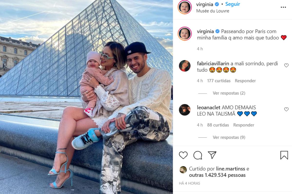Foto publicada por Virginia ao lado de Maria Alice e Zé Felipe em frente ao Museu do Louvre