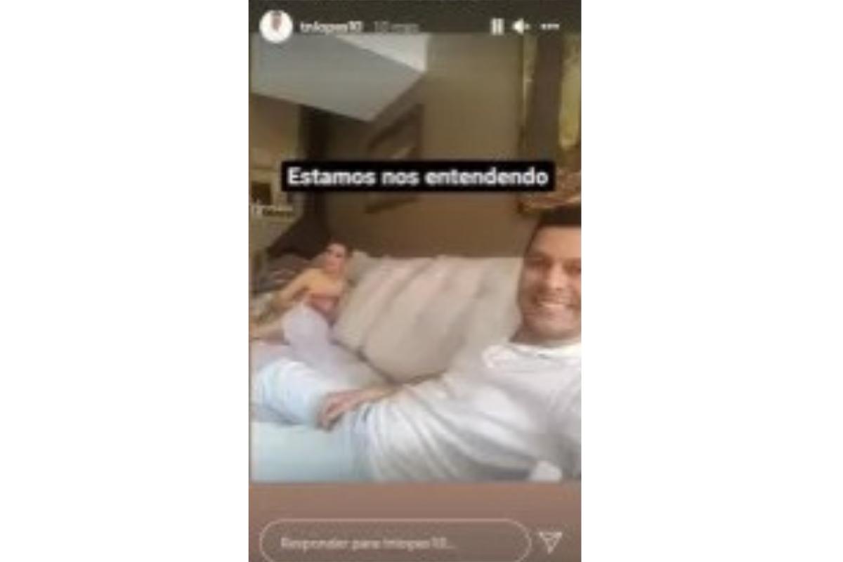 Thiago postou uma foto conversando com Andressa