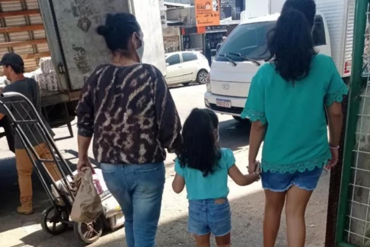 Avó desaparece com netas