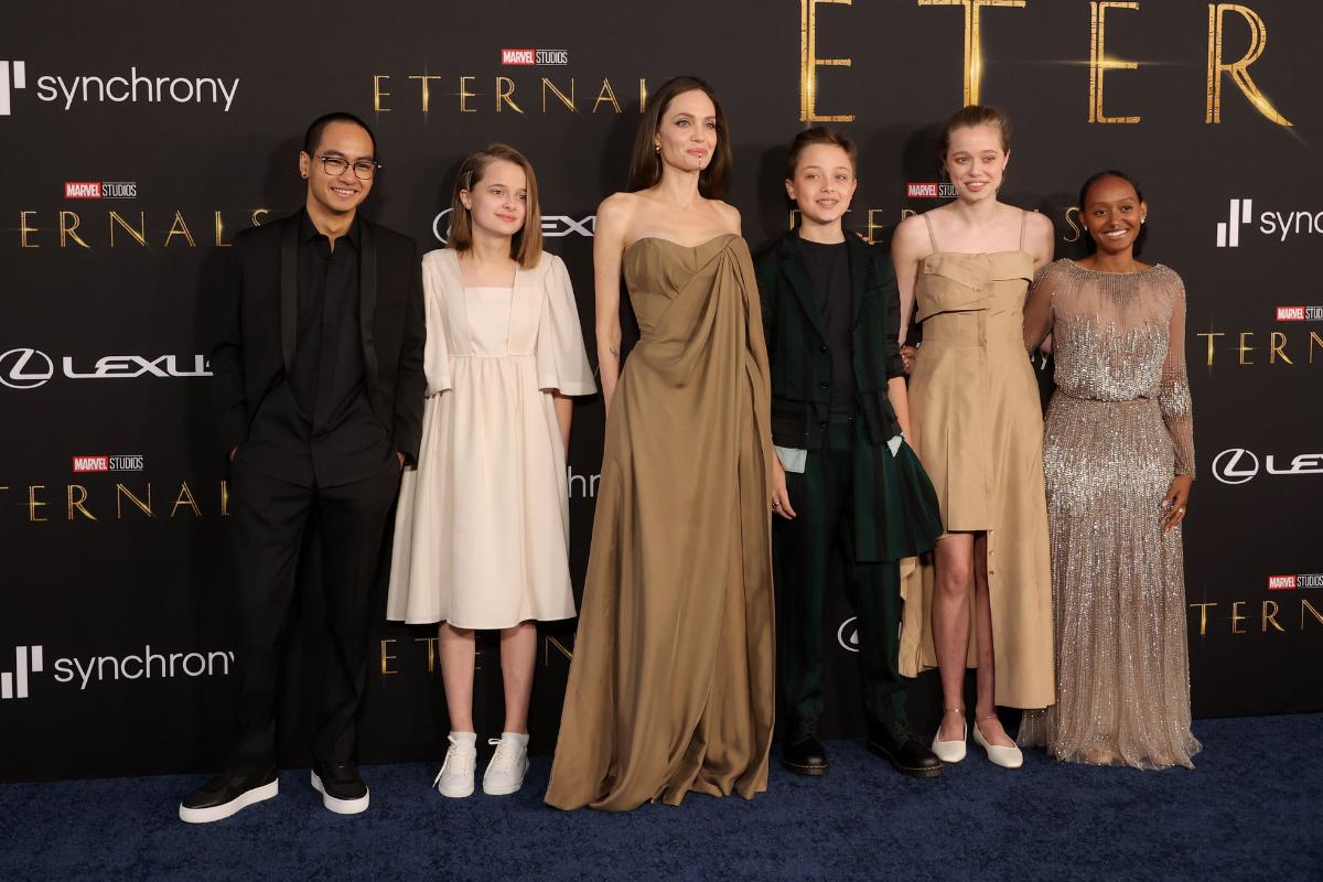 Angelina apareceu com 5 dos 6 filhos na pré-estreia de Eternos