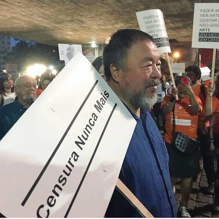 Artistas fazem protesto na frente do MASP contra a censura