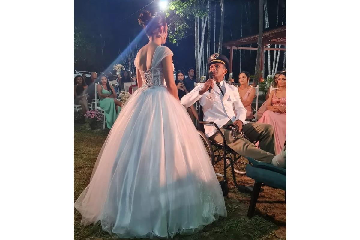 Um policial militar foi atropelado no dia do casamento e mesmo após a cirurgia, manteve a cerimônia