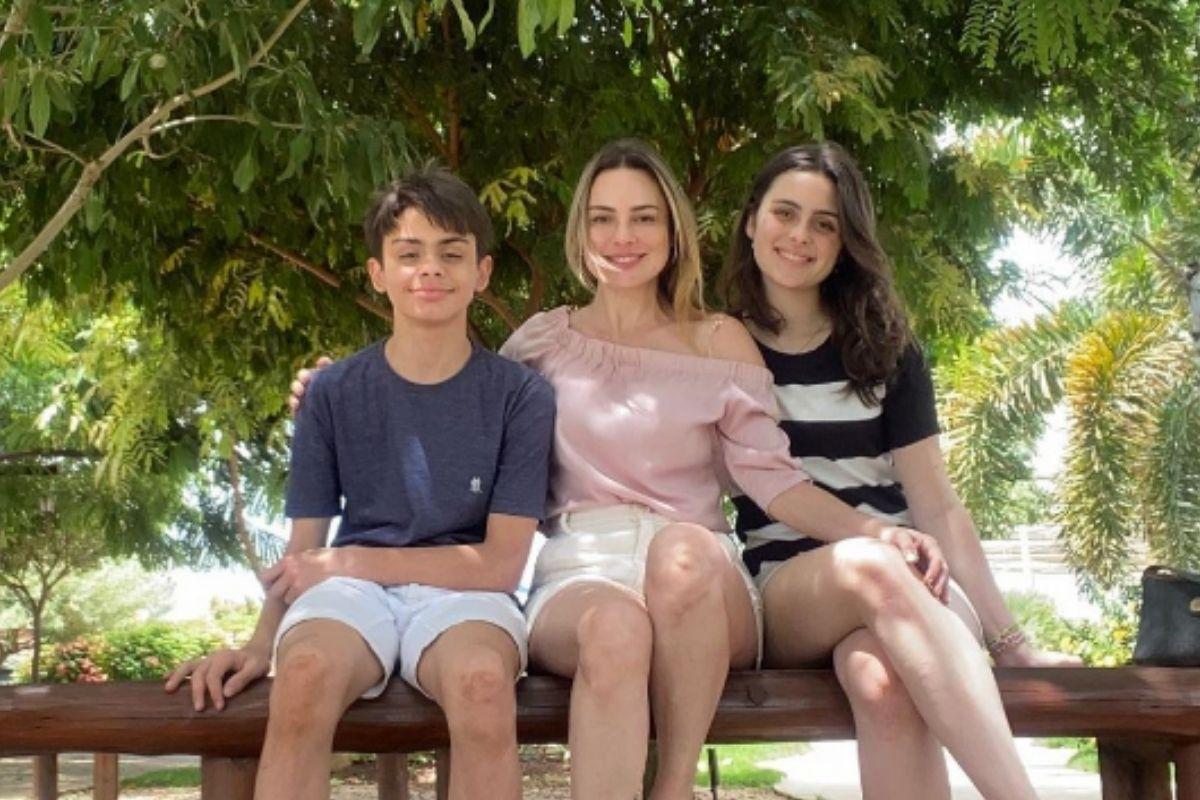 Raquel Sheherazade com os filhos