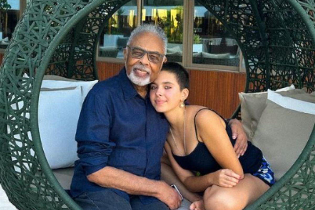 Flor Gil muda visual e faz homenagem para o avô