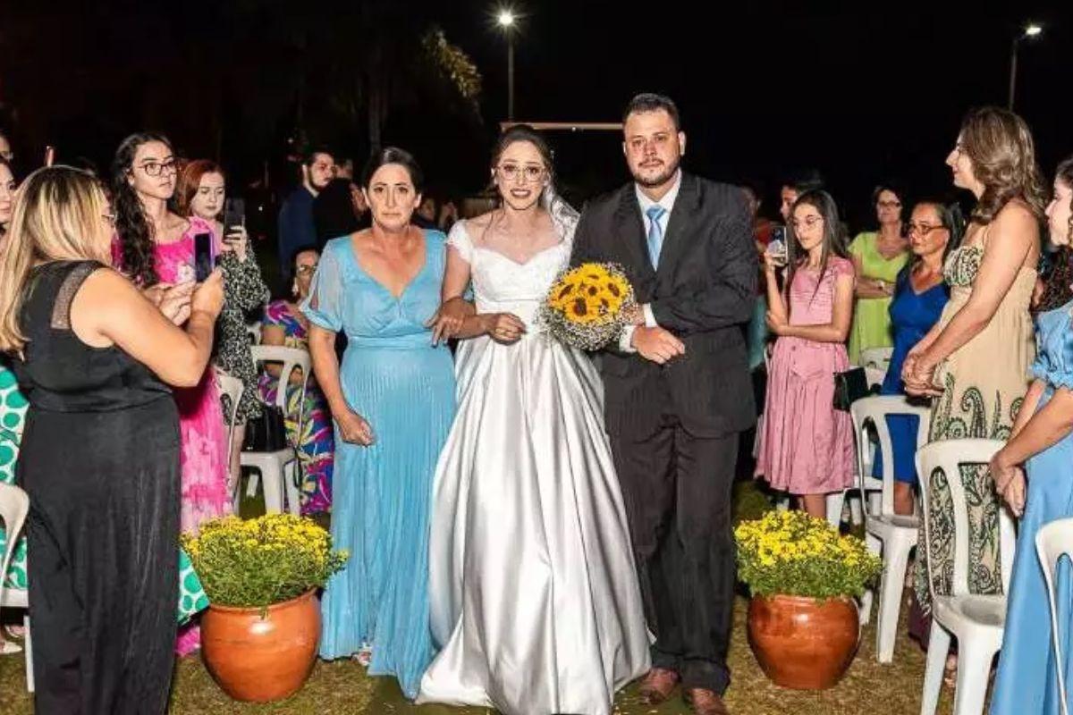 A Karine adiou o casamento por conta da perda dos familiares