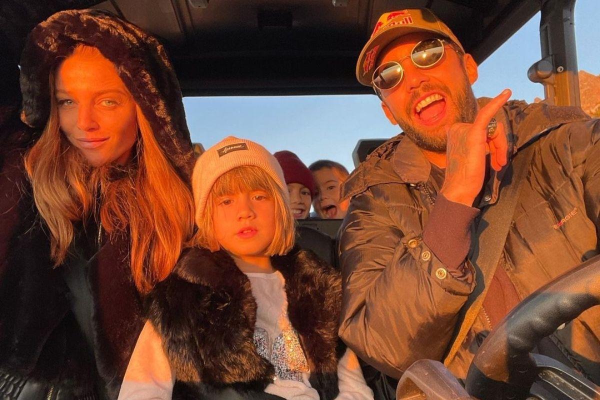 Pedro Scooby com a família reunida