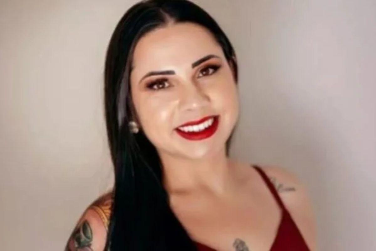 Eliara havia cortado os pulsos dela e da filha