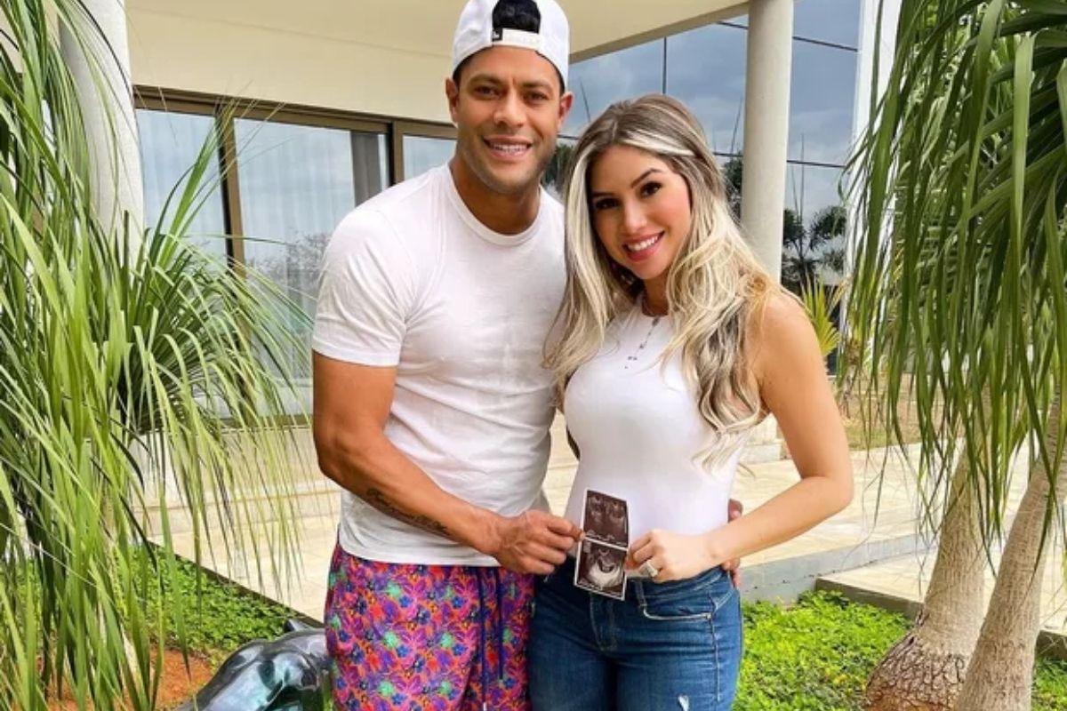 Hulk e Camila Ângelo anunciam gravidez