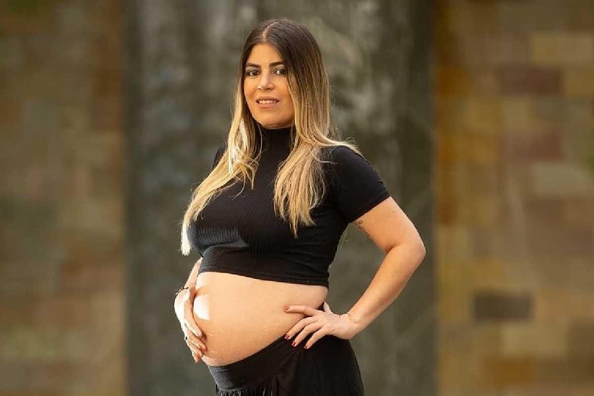 Bruna Surfistinha comemorou 8 meses das filhas gêmeas com fotos delas