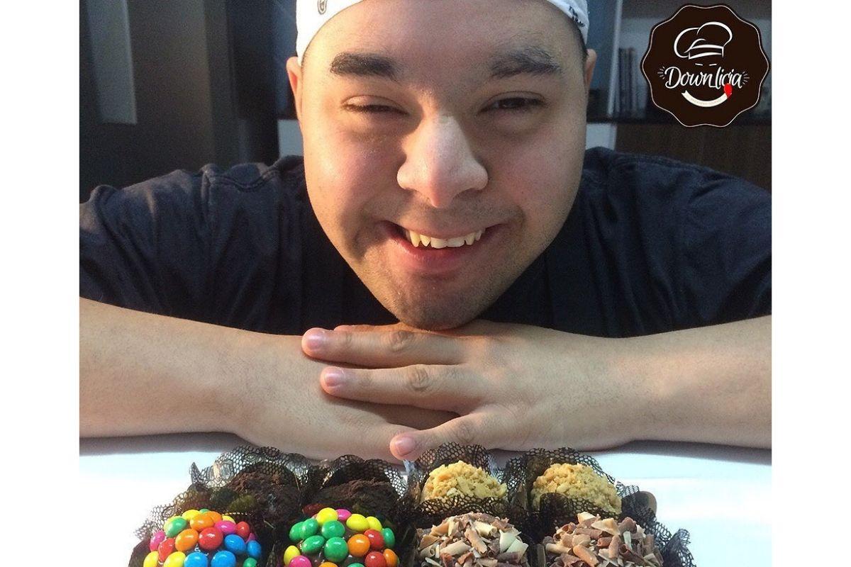 Jovem com Síndrome de Down tira a família da miséria ao fazer sucesso com venda de brigadeiros