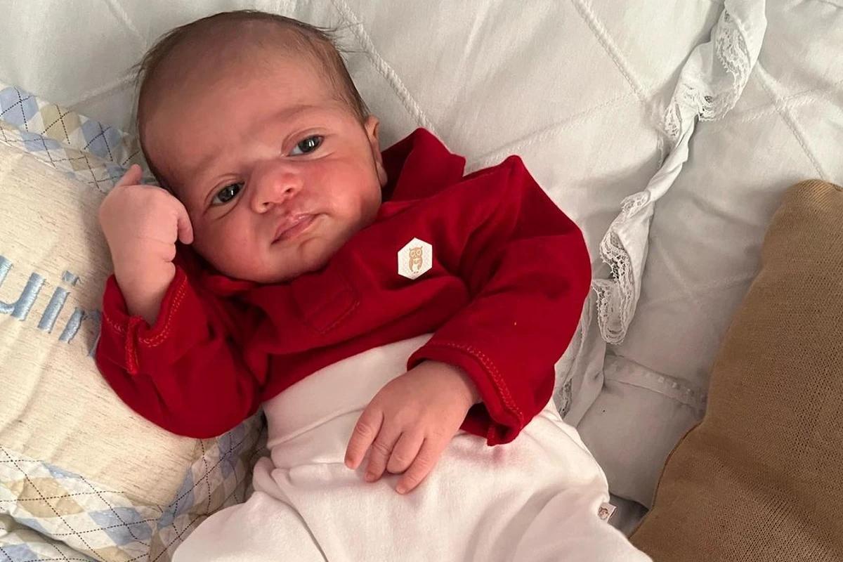 O filho de Viviane Araújo fez sucesso por parecer o pai