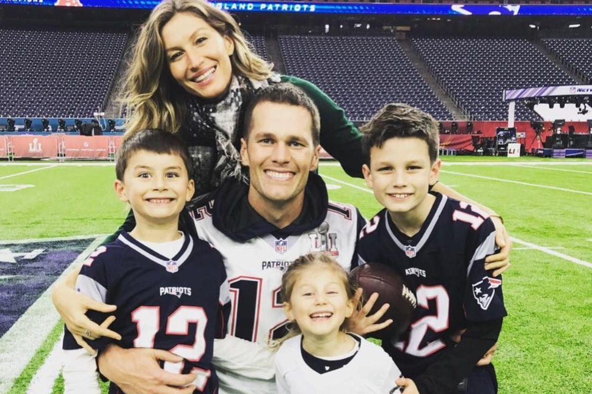 Gisele com os filhos Vivian e Benjamin, o enteado Jack e o marido Tom (Foto: Reprodução/Instagram/@tombrady)