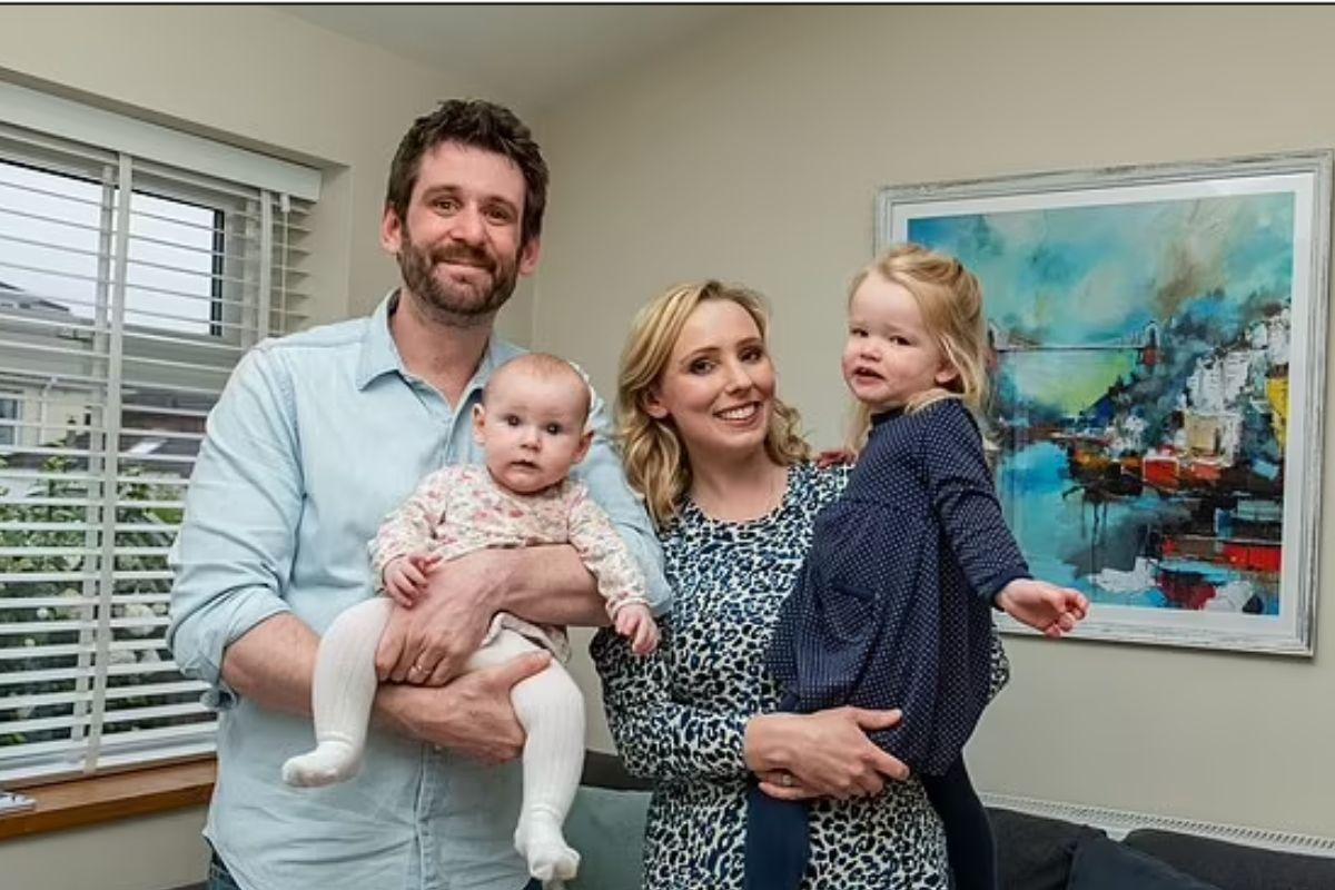 Ellie E Cameron com as filhas