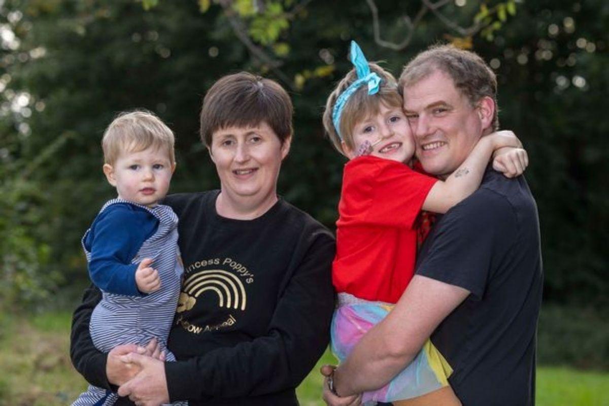 A família de Poppy reunida