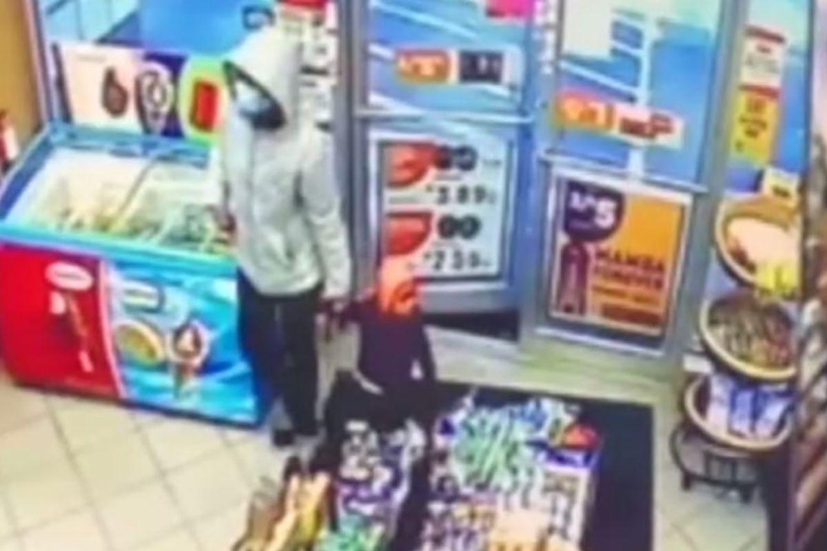 Mãe abandona filho em loja de conveniência