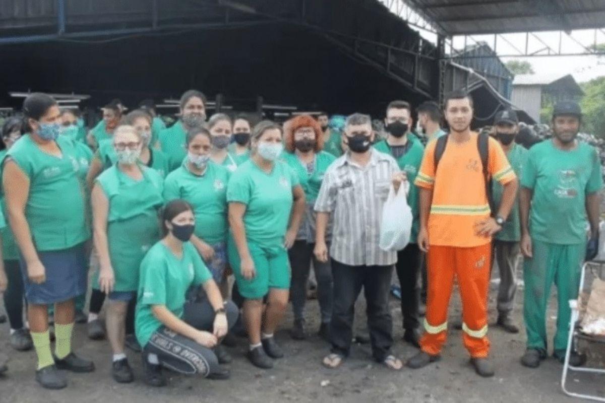 Roque foi pessoalmente agradecer a toda a equipe do lixão
