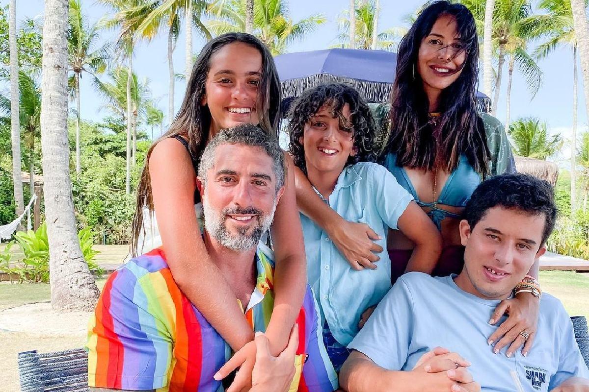 Marcos Mion e família