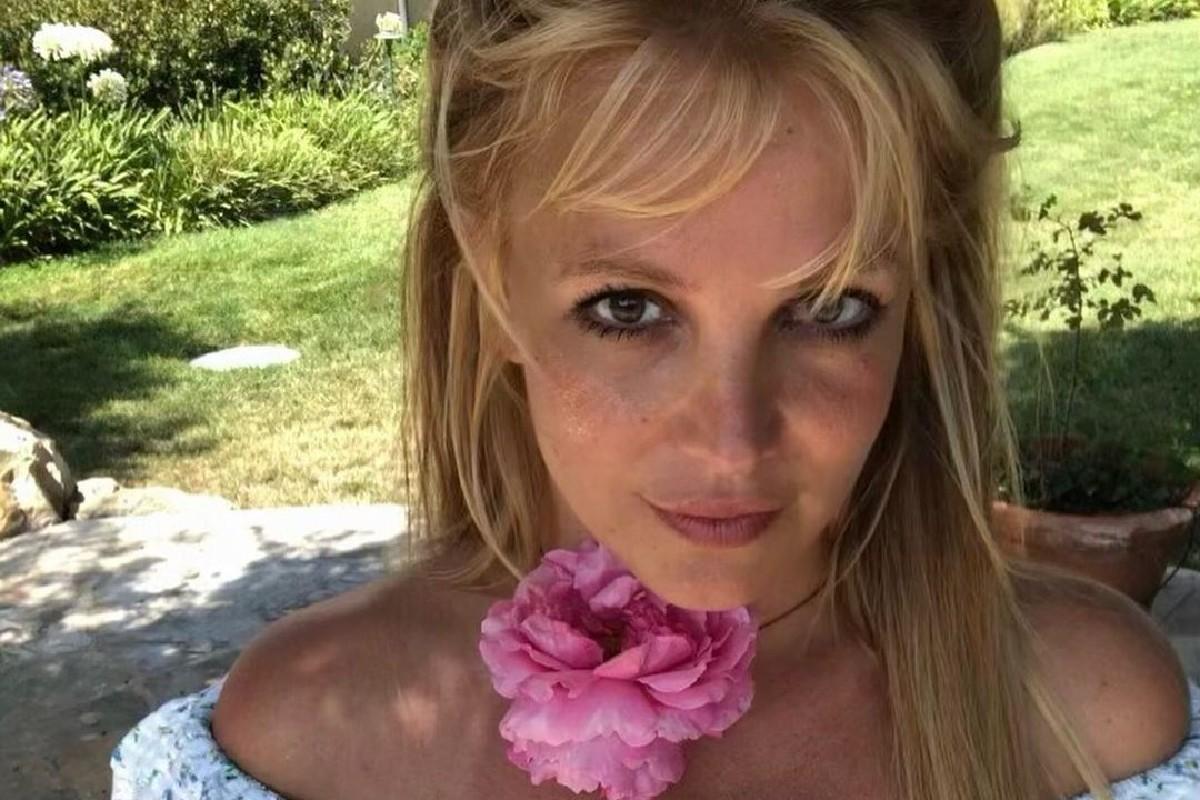 Britney Spears conta que teve problemas com autoestima após receber críticas do pai sobre sua aparência