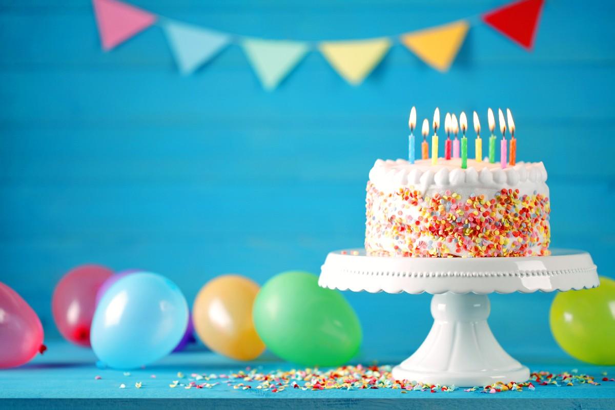 Comemorar o aniversário é fundamental e uma festa do pijama promete fazer sucesso com as crianças