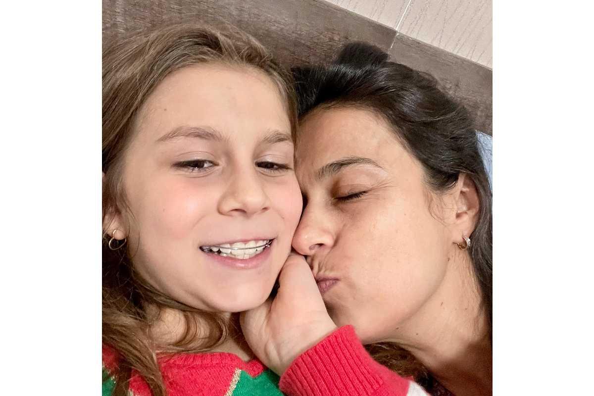 Thelma Parada e Guilhermina se preparando para dormir depois de mais um dia
