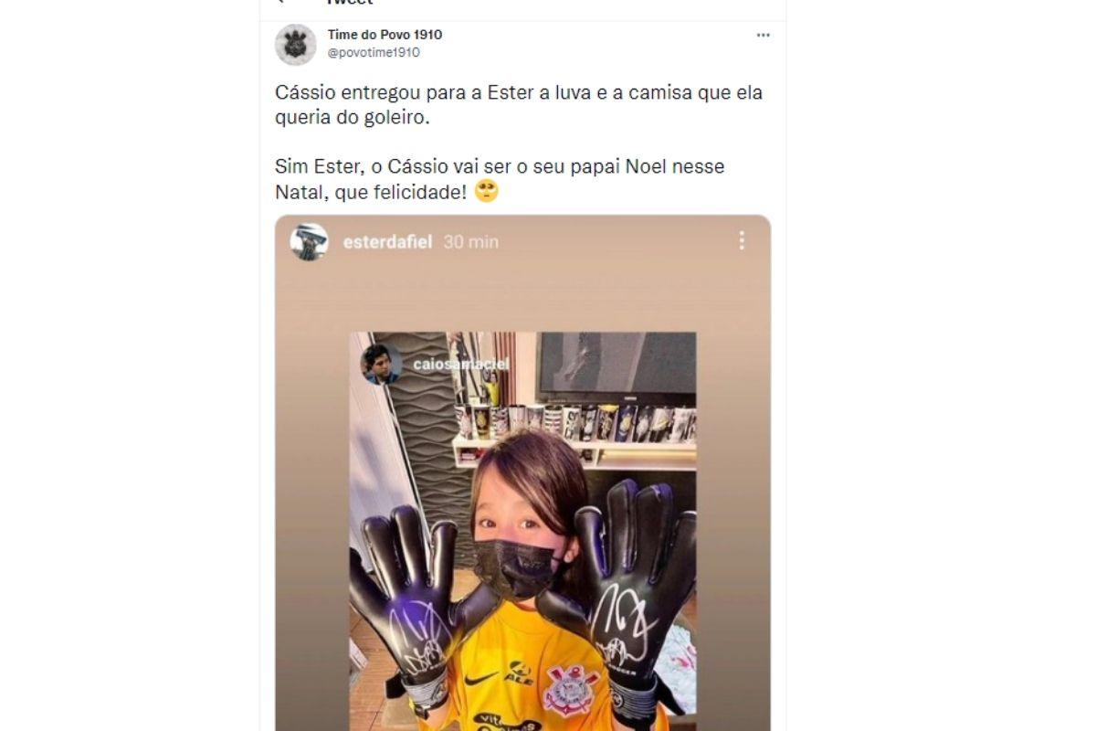 Estér ganhou a camisa e a luva de Cássio