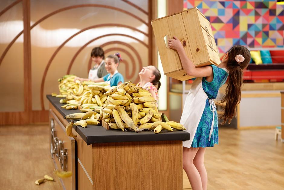 A caixa cheia de bananas, ingrediente fundamental para a primeira prova!