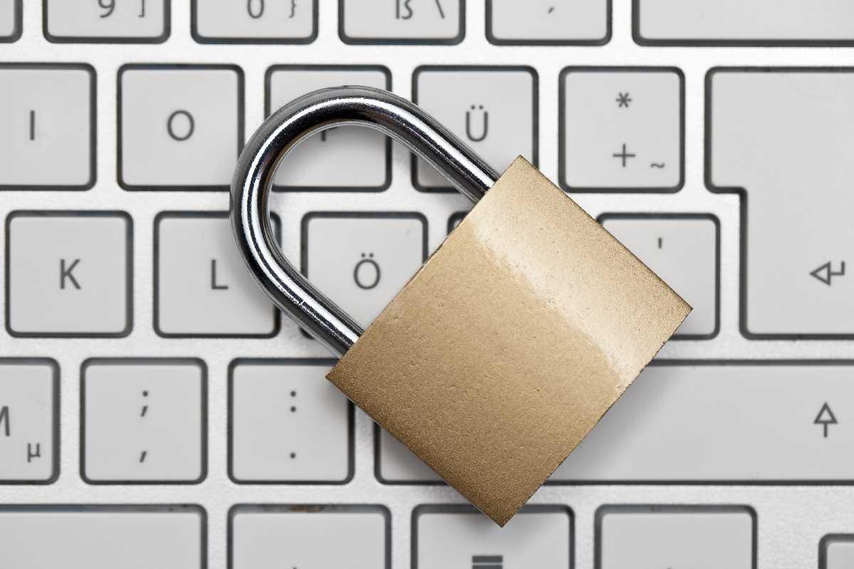 Uma mulher decidiu fazer uma brincadeira com a sogra depois de ficar incomodada com a postura dela