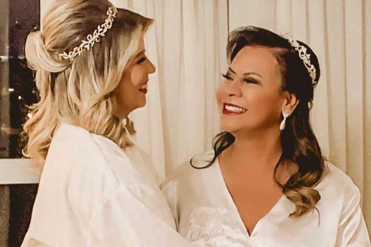 Mãe de Marília Mendonça admite cheirar roupas da filha após morte dela: “É muito recente”