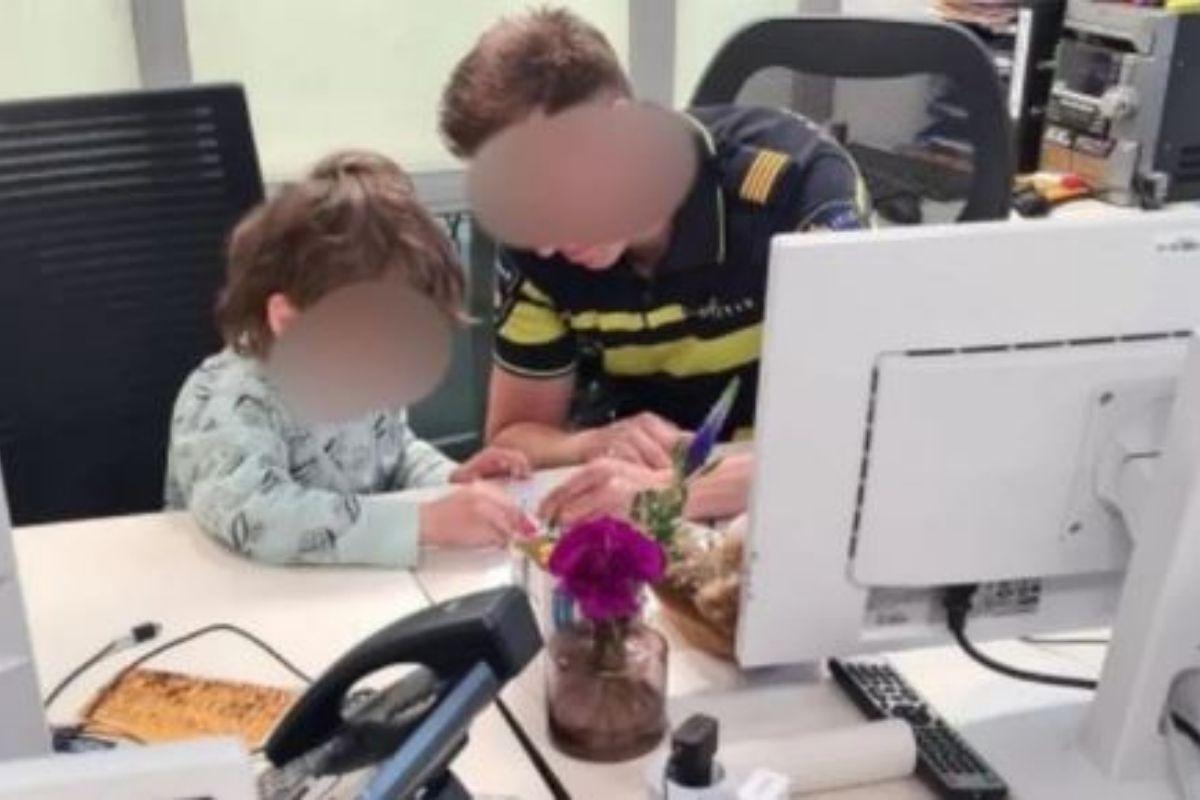 A polícia acolheu o menino após o ocorrido