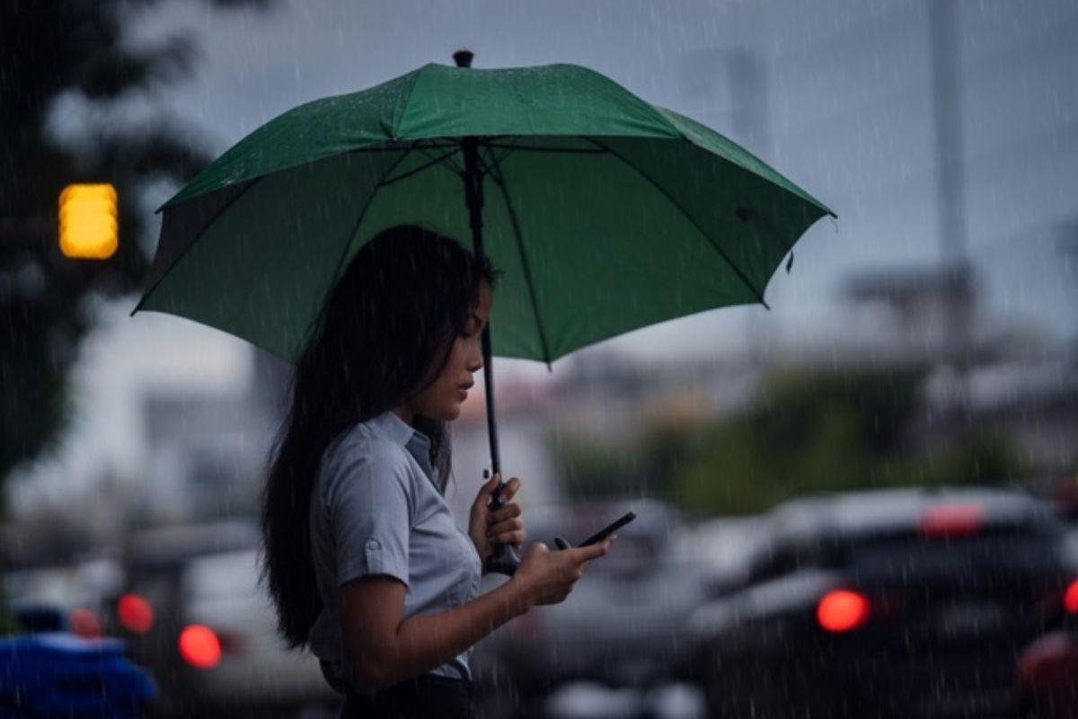 Ciclone Yakecan chega no Brasil e especialistas falam da possibilidade de virar furacão